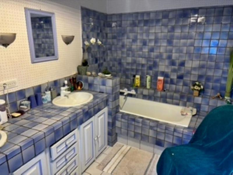 Propriété - 194 m² - 5 pièces