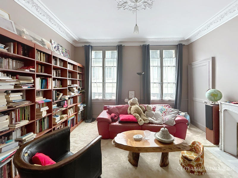 Maison - 600 m² - 12 pièces