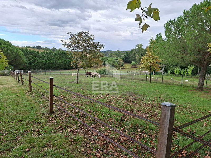 Maison - 440 m² - 7 pièces