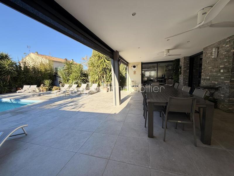 Villa - 202 m² - 10 pièces