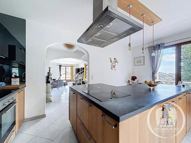 Villa - 300 m² - 8 pièces