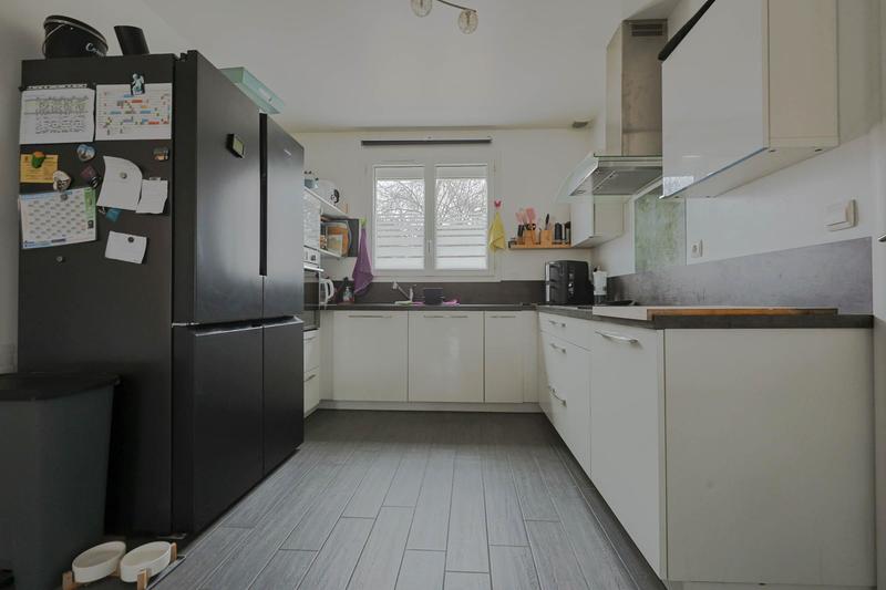 Maison - 95 m² - 5 pièces