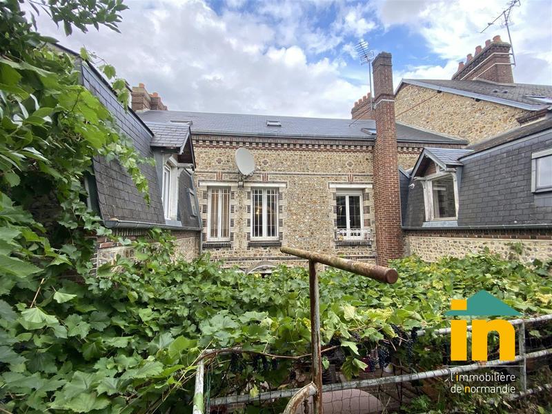 Maison de ville - 228 m² - 7 pièces