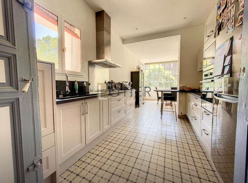 Maison - 207 m² - 8 pièces