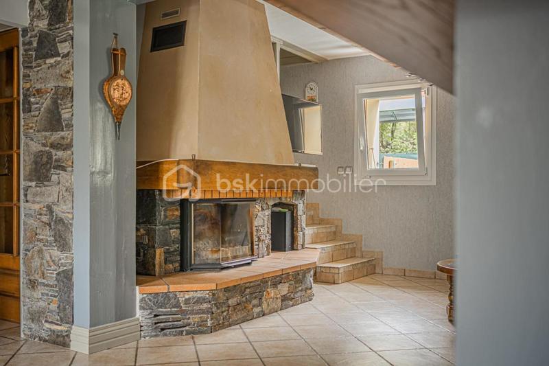 Maison traditionnelle - 268 m² - 7 pièces