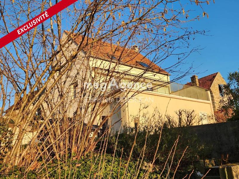 Maison - 121 m² - 6 pièces