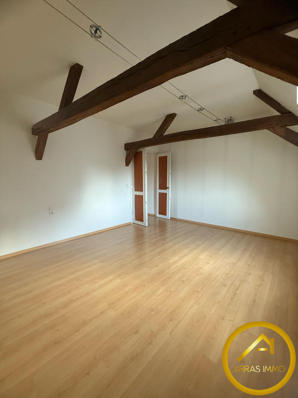 Maison - 209 m² - 9 pièces