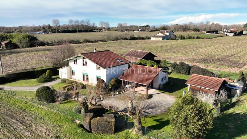 Maison - 183 m² - 7 pièces