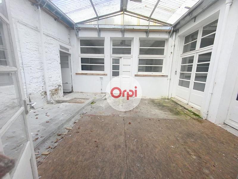 Maison - 557 m² - 9 pièces