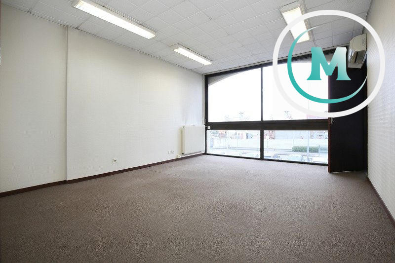 Bureau - 670 m² - 21 pièces