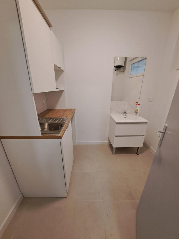 Local d'activité / Entrepôt - 32 m²