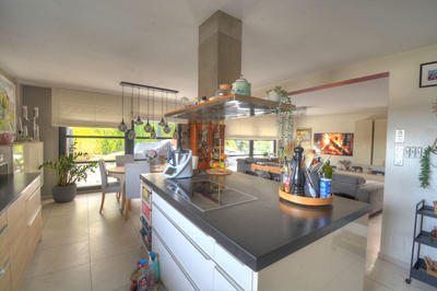 Maison - 200 m² - 6 pièces