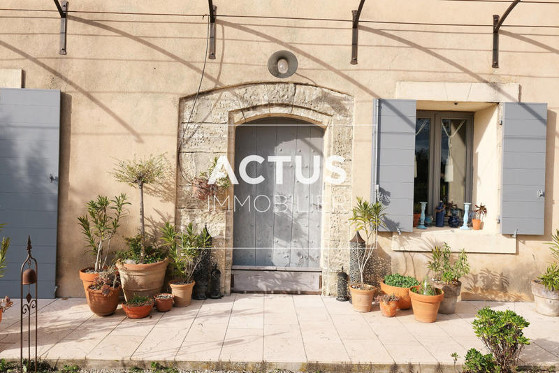 Maison - 220 m² - 7 pièces