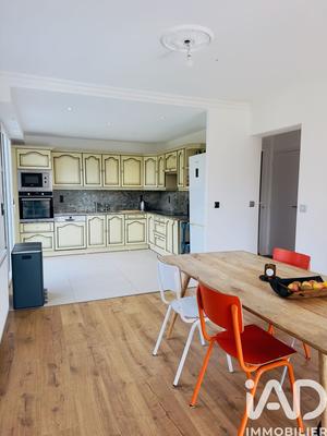 Maison - 142 m² - 6 pièces