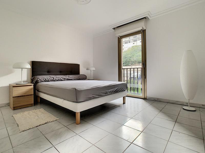 Appartement - 75 m² - 2 pièces