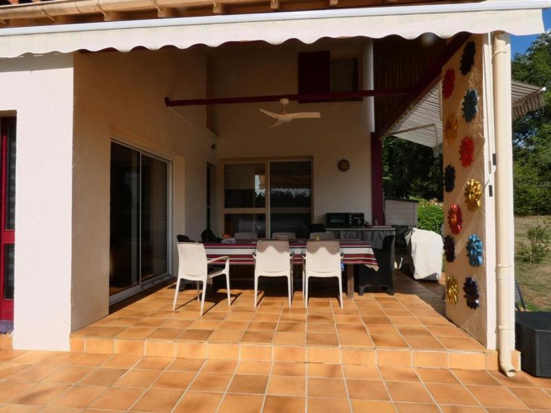 Maison - 220 m² - 8 pièces