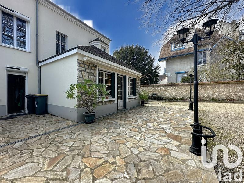 Maison - 209 m² - 10 pièces