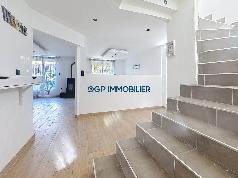 Maison - 180 m² - 6 pièces