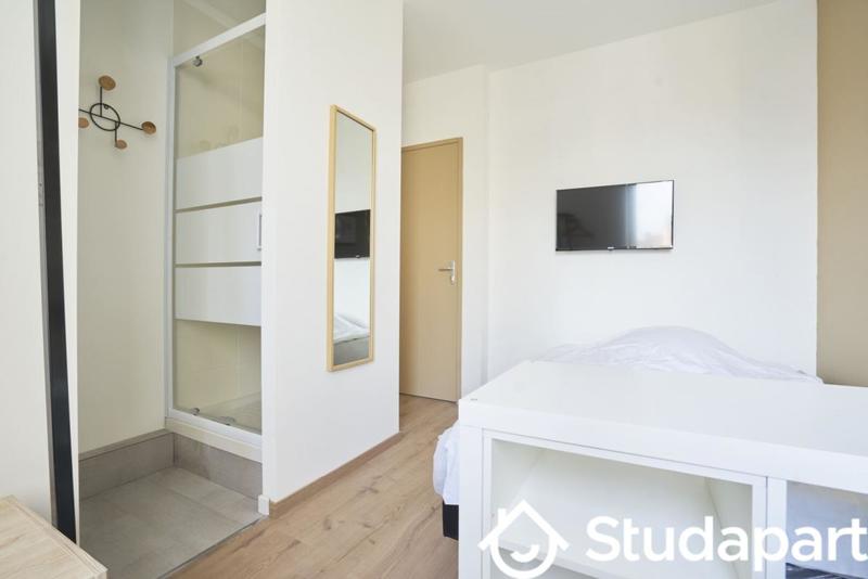 Chambre - 9 m² - 1 pièce