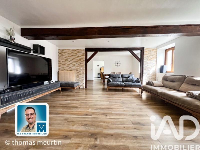 Maison - 256 m² - 8 pièces