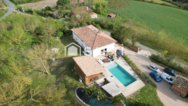 Maison - 231 m² - 10 pièces