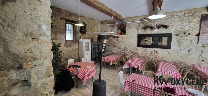 Propriété - 800 m²