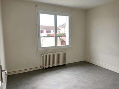 Maison - 73 m² - 5 pièces