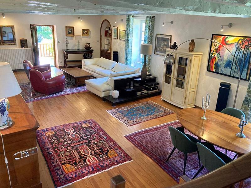 Maison - 250 m² - 7 pièces