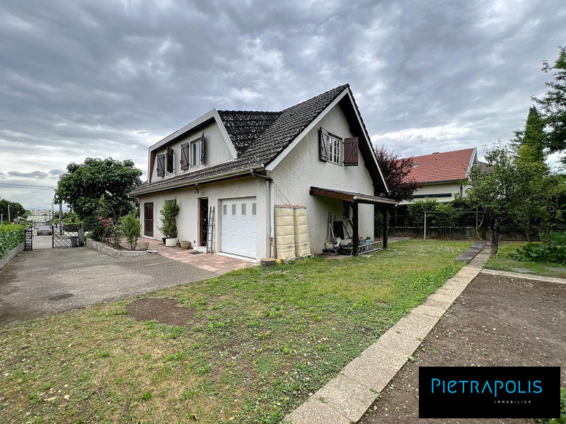 Maison traditionnelle - 132 m² - 6 pièces