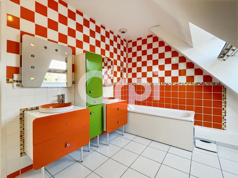 Maison - 209 m² - 6 pièces