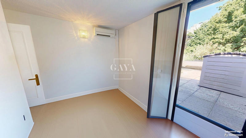 Appartement - 102 m² - 4 pièces