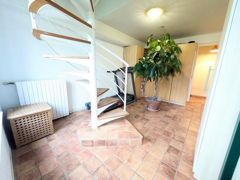 Maison - 207 m² - 7 pièces