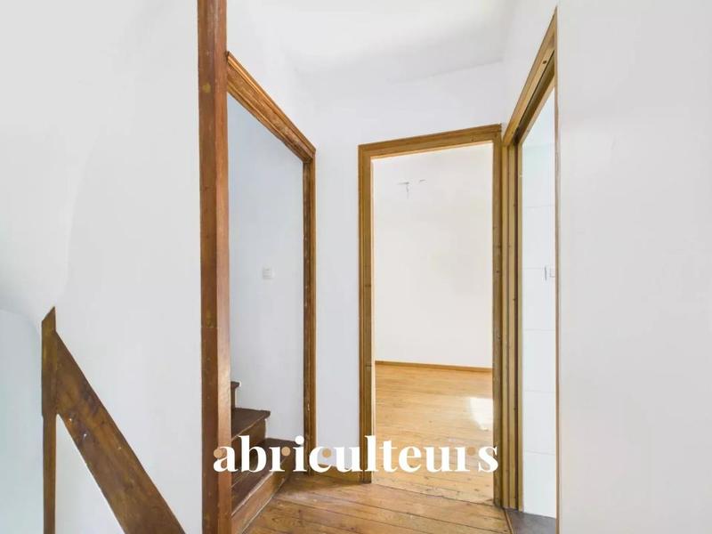 Maison - 92 m² - 7 pièces