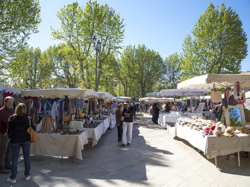 Le grand marché - Textile, artisanat, brocante
