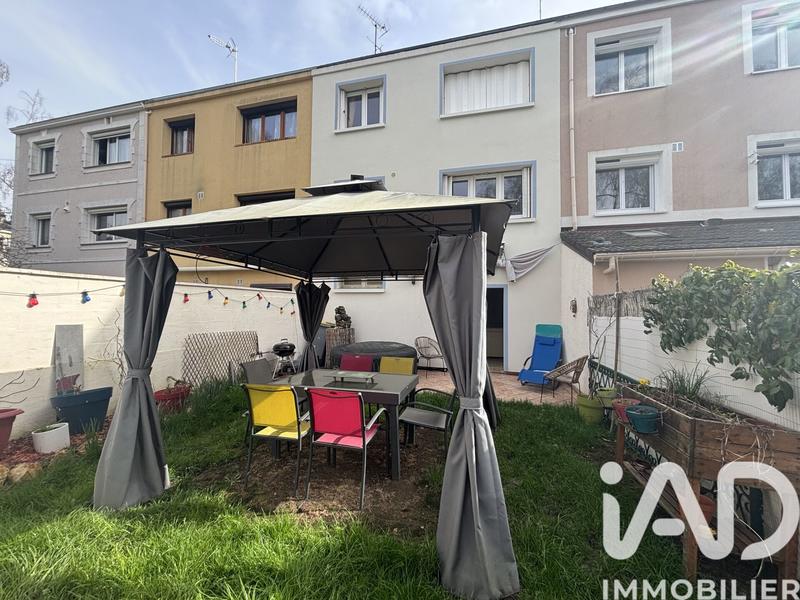 Maison - 95 m² - 5 pièces