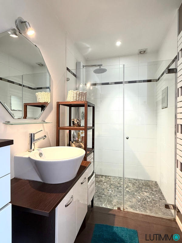 Maison contemporaine - 184 m² - 6 pièces