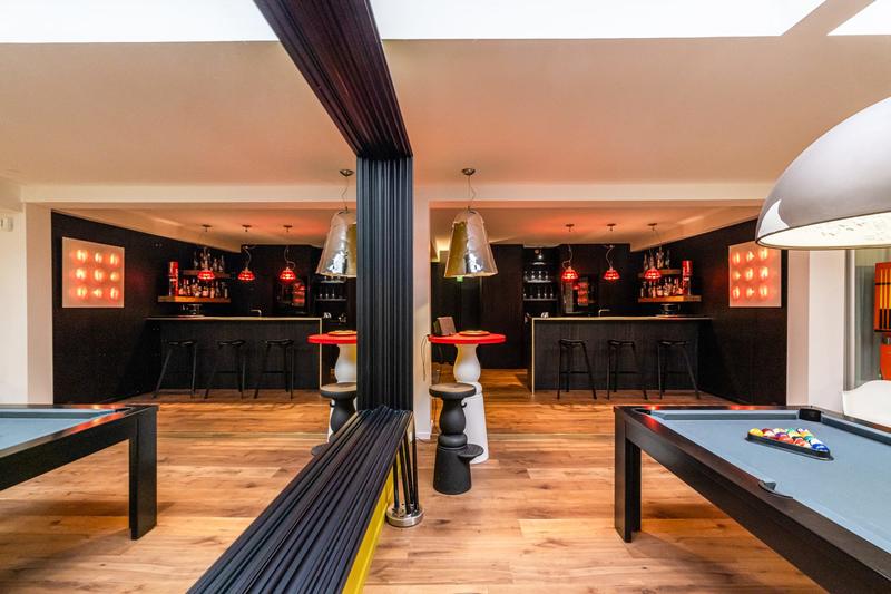 Maison - 397 m² - 8 pièces