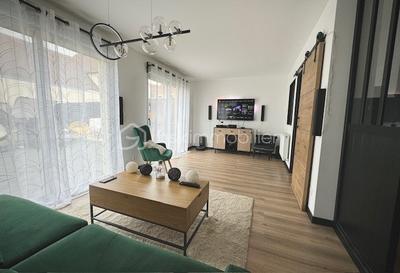 Maison - 94 m² - 5 pièces