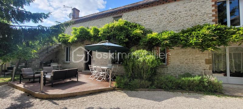 Maison en pierre - 222 m² - 9 pièces