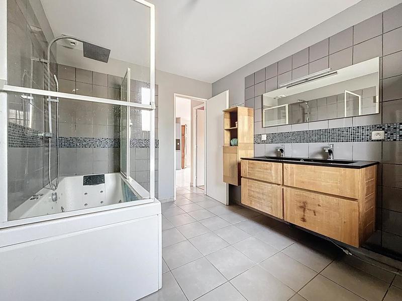 Maison - 102 m² - 4 pièces