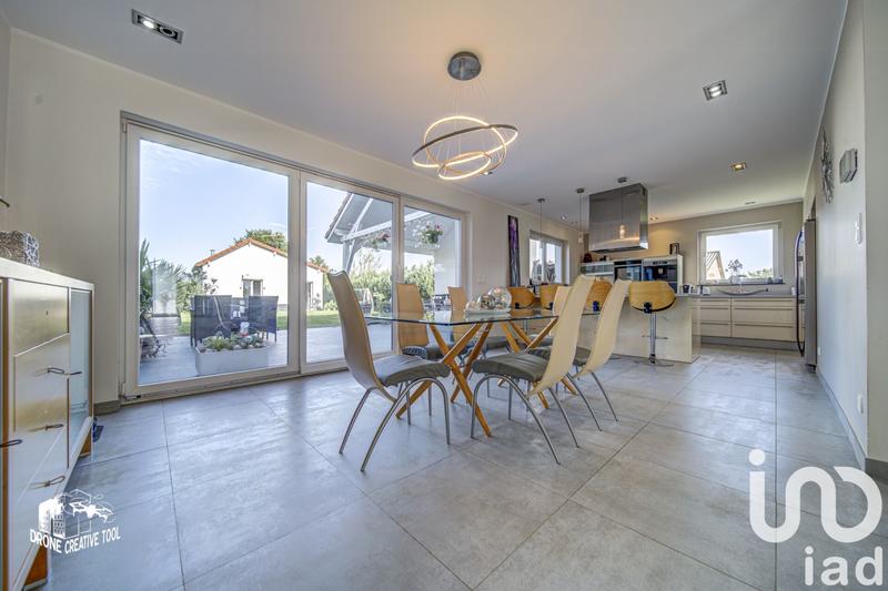 Maison - 271 m² - 5 pièces