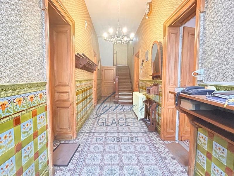 Maison - 234 m² - 7 pièces