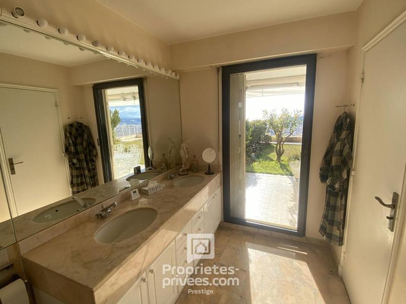 Appartement - 93 m² - 3 pièces