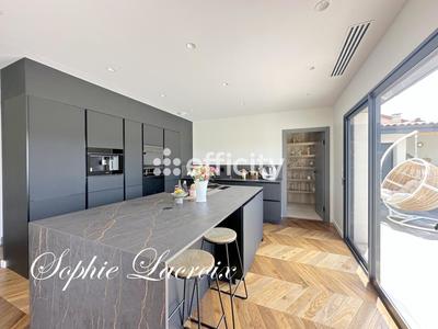 Maison - 191 m² - 7 pièces