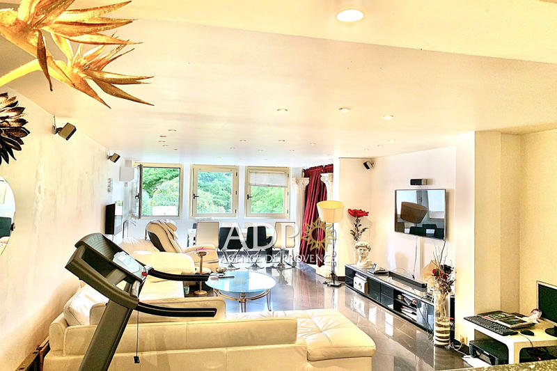 Local commercial - 114 m²