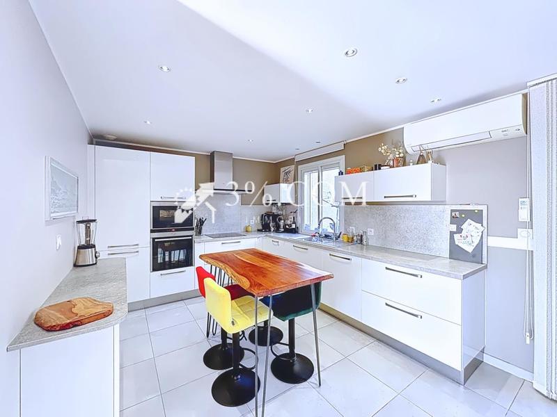 Maison - 100 m² - 6 pièces