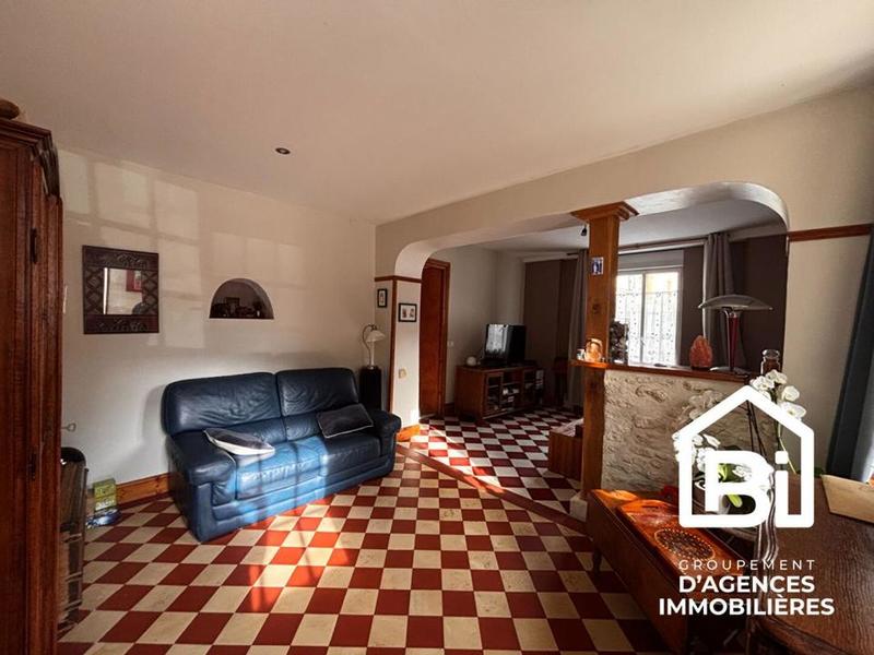 Maison - 220 m² - 9 pièces