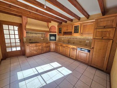 Maison - 205 m² - 9 pièces