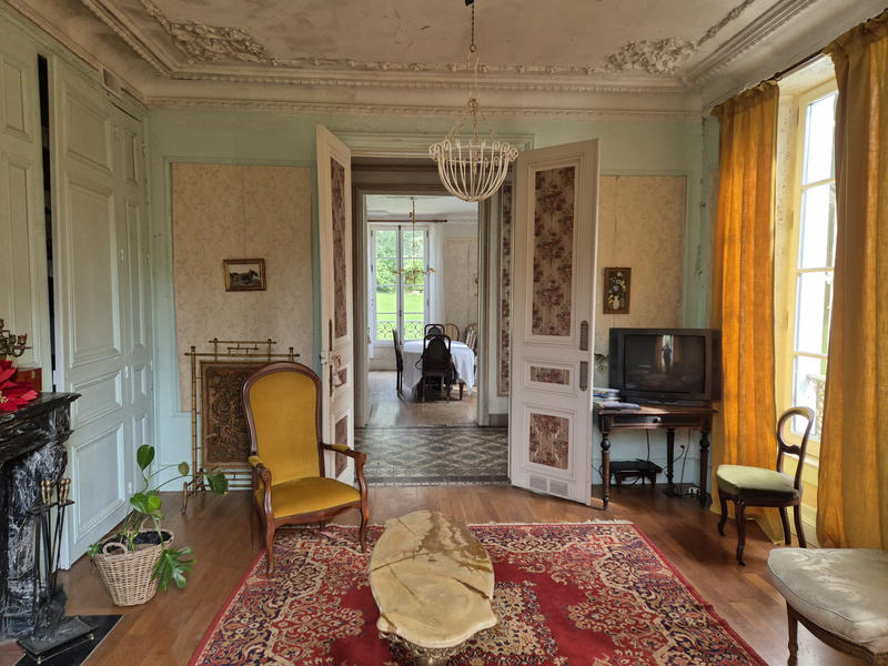 Maison - 430 m² - 12 pièces