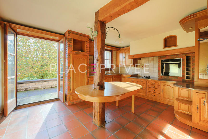Maison - 375 m² - 10 pièces